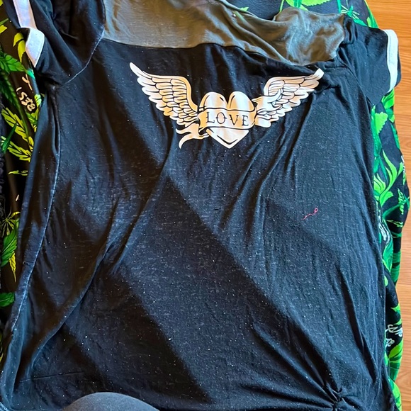 No boundaries heart shirt, black and white - Picture 1 of 2